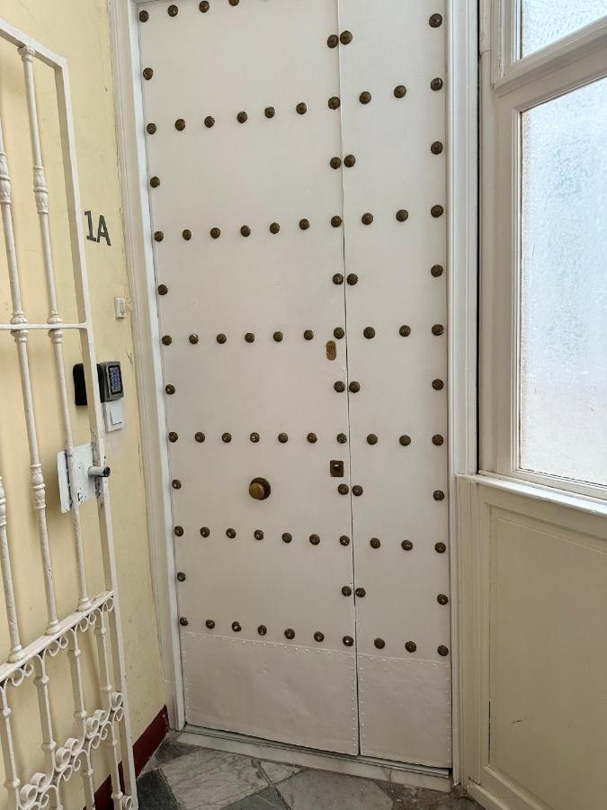 Apartamento Nebro Sol Cadiz Bagian luar foto